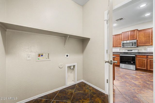 13156 W CHAPAROSA Way, Peoria, AZ 85383