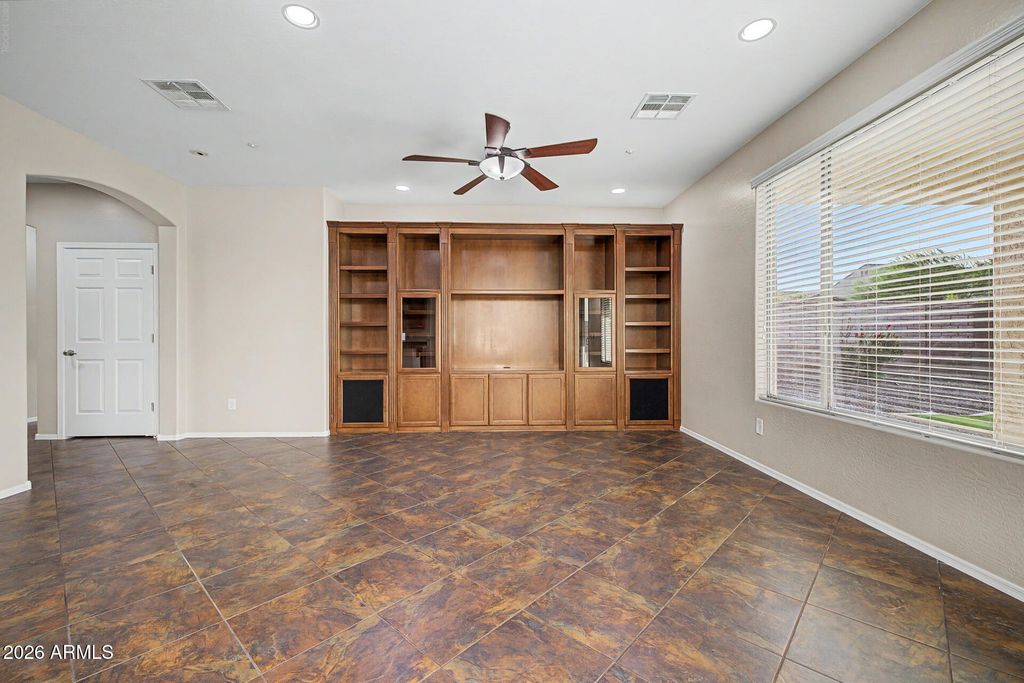 13156 W CHAPAROSA Way, Peoria, AZ 85383 — photo 4