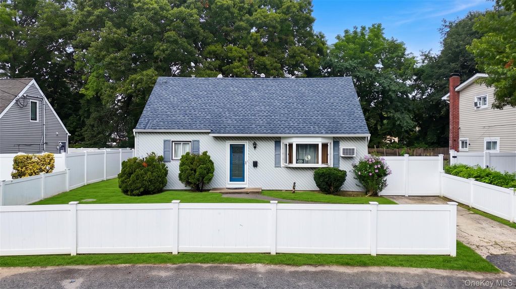 187 Parkway Boulevard, Wyandanch, NY 11798 — exterior