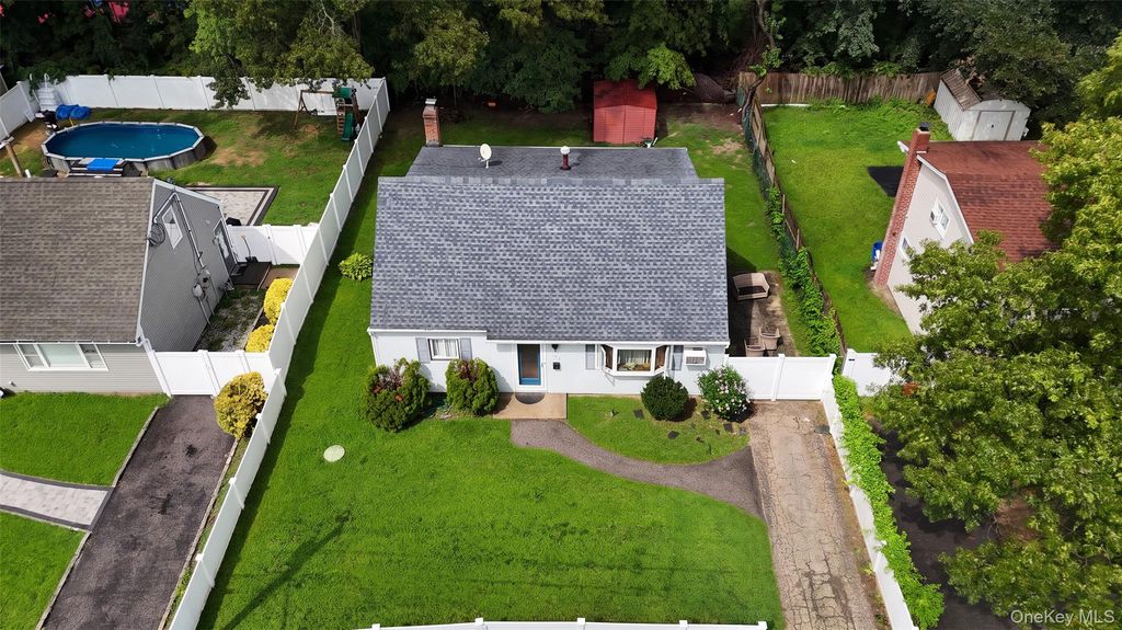 187 Parkway Boulevard, Wyandanch, NY 11798 — photo 3