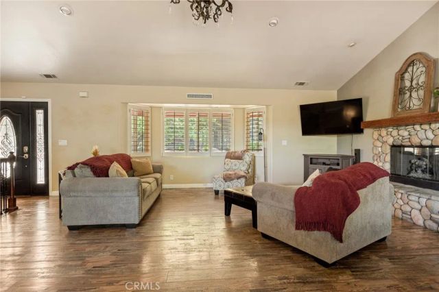 30080 Pixie, Running Springs, CA 92382