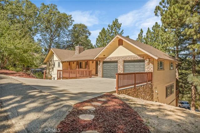 30080 Pixie, Running Springs, CA 92382