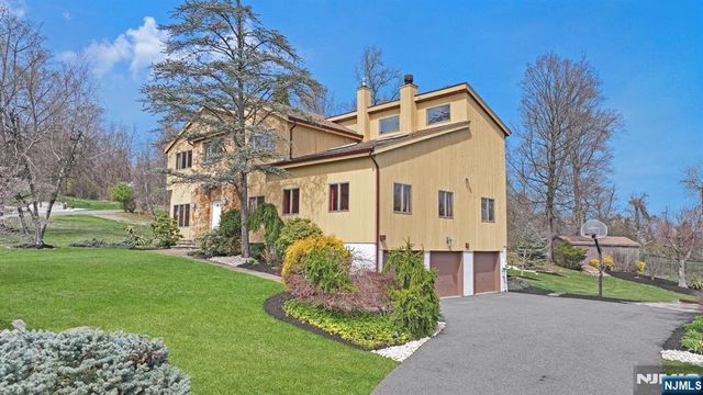 17 Sherbrooke Drive, Lincoln Park Borough, NJ 07035