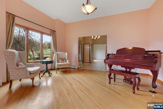 17 Sherbrooke Drive, Lincoln Park Borough, NJ 07035