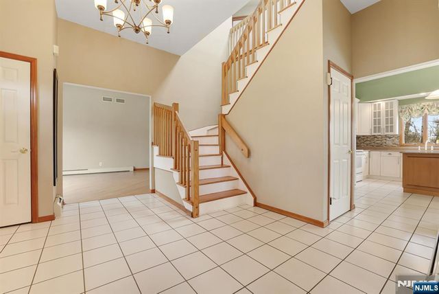 17 Sherbrooke Drive, Lincoln Park Borough, NJ 07035