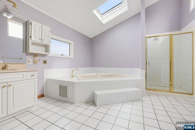 17 Sherbrooke Drive, Lincoln Park Borough, NJ 07035