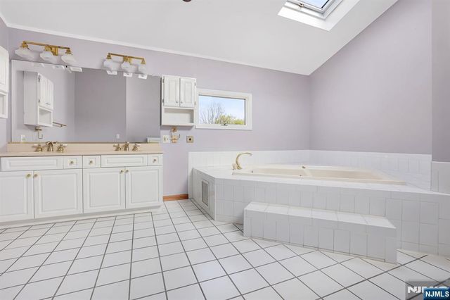 17 Sherbrooke Drive, Lincoln Park Borough, NJ 07035