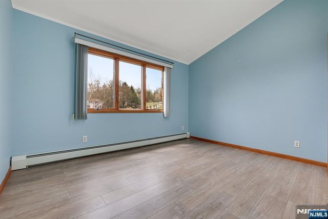 17 Sherbrooke Drive, Lincoln Park Borough, NJ 07035