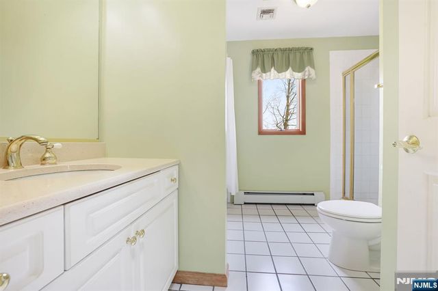 17 Sherbrooke Drive, Lincoln Park Borough, NJ 07035