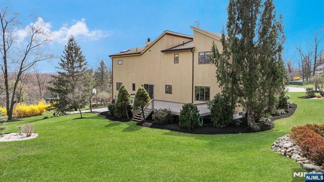 17 Sherbrooke Drive, Lincoln Park Borough, NJ 07035