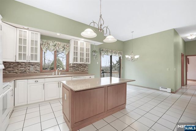 17 Sherbrooke Drive, Lincoln Park Borough, NJ 07035