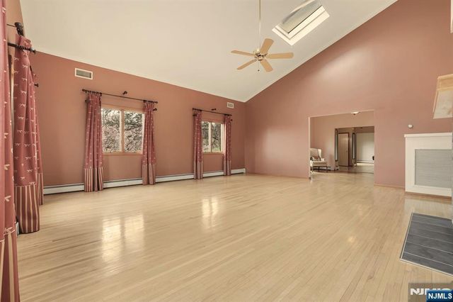 17 Sherbrooke Drive, Lincoln Park Borough, NJ 07035