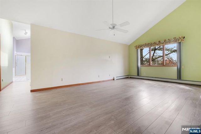 17 Sherbrooke Drive, Lincoln Park Borough, NJ 07035