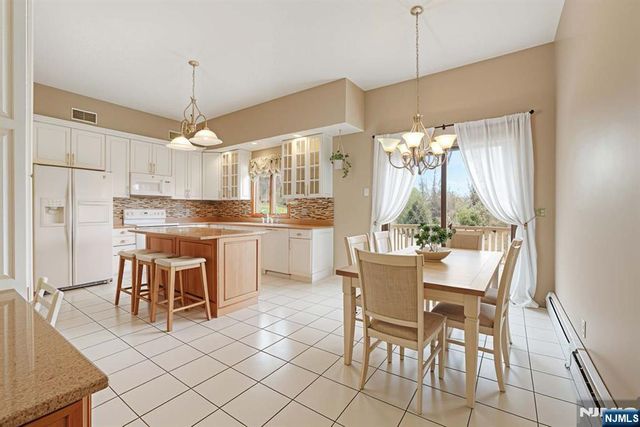 17 Sherbrooke Drive, Lincoln Park Borough, NJ 07035