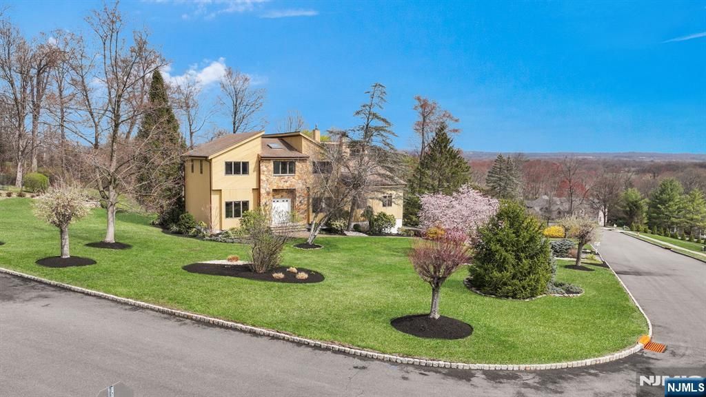 17 Sherbrooke Drive, Lincoln Park Borough, NJ 07035