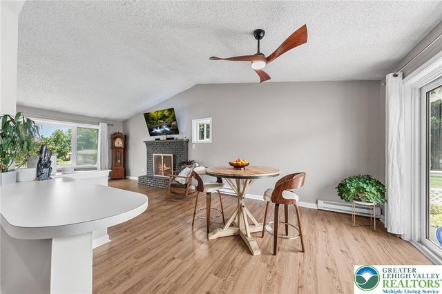 541 Mountain View Road, Lower Nazareth Twp, PA 18064