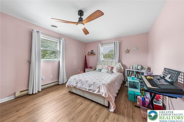 541 Mountain View Road, Lower Nazareth Twp, PA 18064