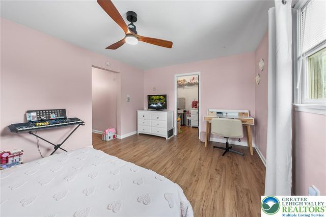 541 Mountain View Road, Lower Nazareth Twp, PA 18064