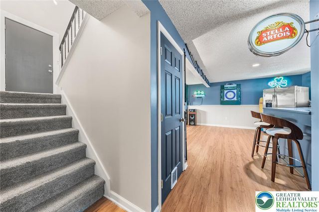 541 Mountain View Road, Lower Nazareth Twp, PA 18064