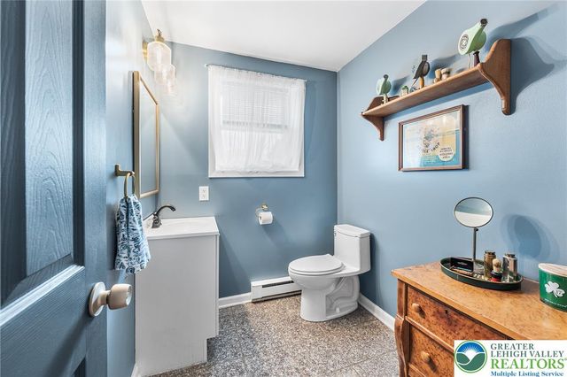 541 Mountain View Road, Lower Nazareth Twp, PA 18064