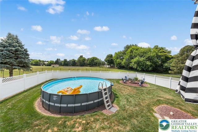 541 Mountain View Road, Lower Nazareth Twp, PA 18064