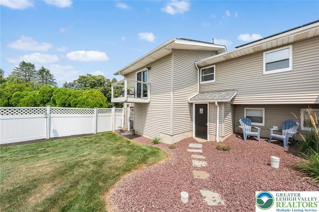 541 Mountain View Road, Lower Nazareth Twp, PA 18064