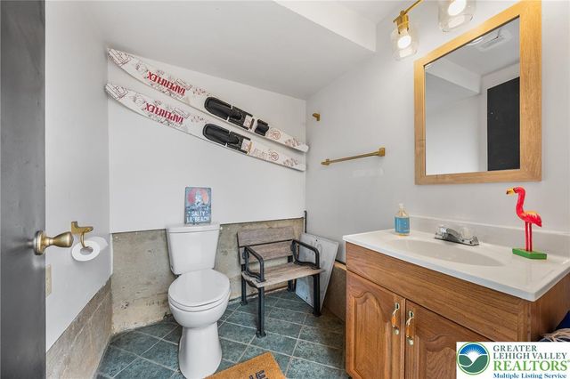 541 Mountain View Road, Lower Nazareth Twp, PA 18064
