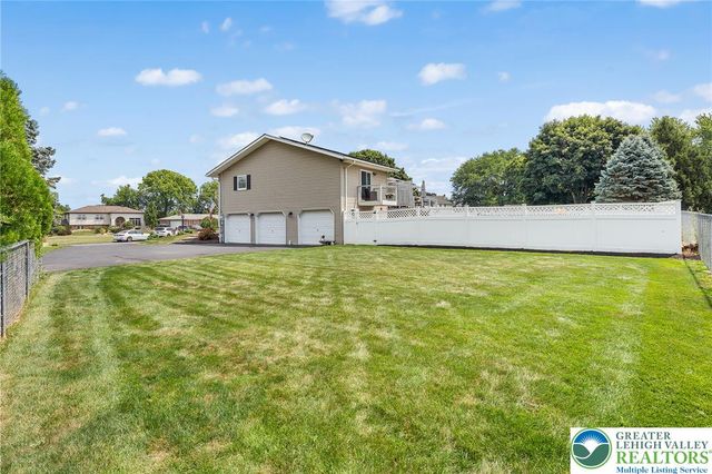 541 Mountain View Road, Lower Nazareth Twp, PA 18064