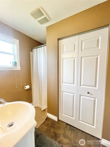 2549 N 4th Avenue, Okanogan, WA 98840