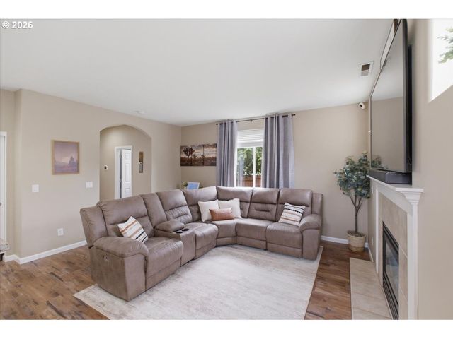 522 AVALON Ct, Albany, OR 97322