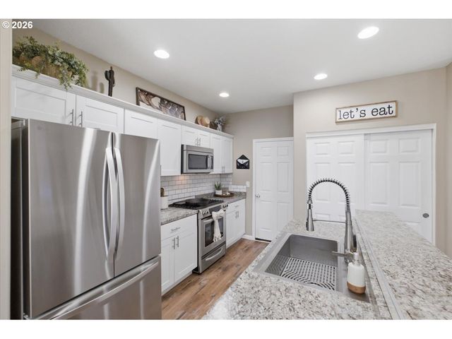522 AVALON Ct, Albany, OR 97322