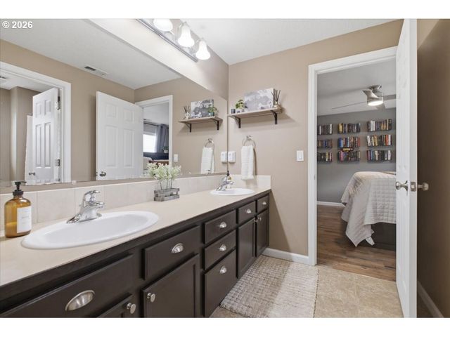 522 AVALON Ct, Albany, OR 97322