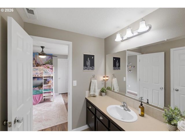 522 AVALON Ct, Albany, OR 97322