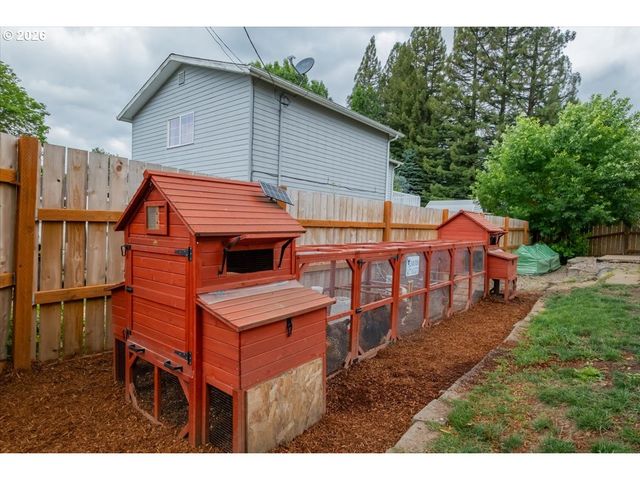 522 AVALON Ct, Albany, OR 97322