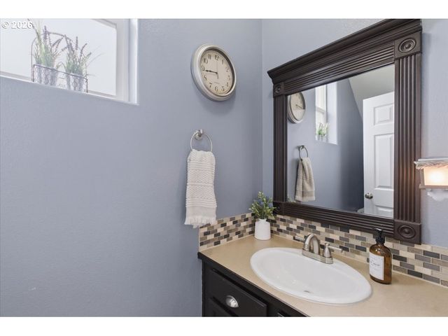 522 AVALON Ct, Albany, OR 97322