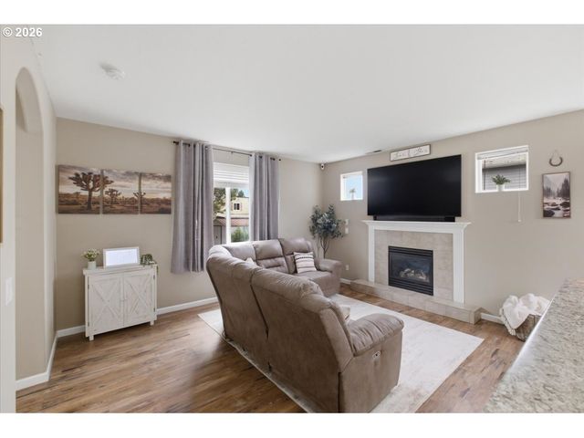 522 AVALON Ct, Albany, OR 97322