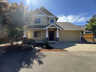2640 Ne COLE Ave, Mc Minnville, OR 97128