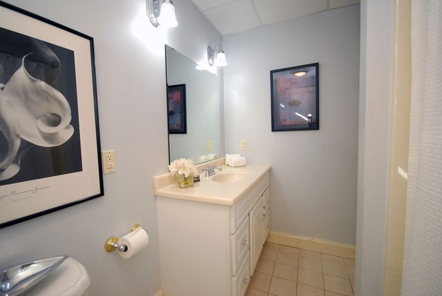 96 Forest Ridge Rd 96, Concord, MA 01742