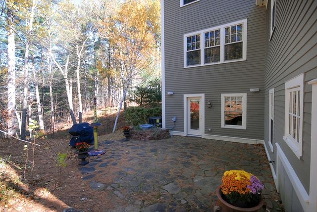 96 Forest Ridge Rd 96, Concord, MA 01742
