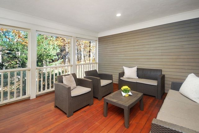 96 Forest Ridge Rd 96, Concord, MA 01742