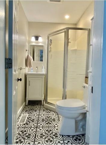 53 Hathorn St. 1, Newton, MA 02458