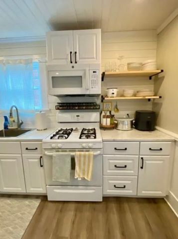 53 Hathorn St. 1, Newton, MA 02458