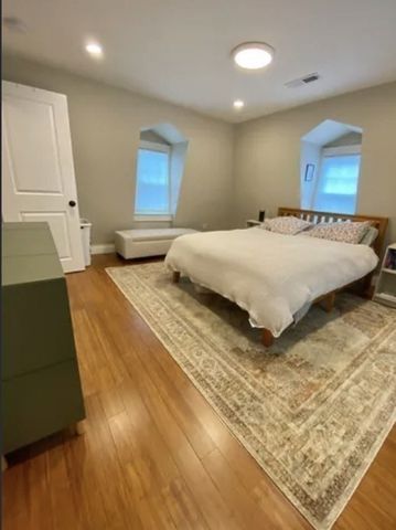 53 Hathorn St. 1, Newton, MA 02458