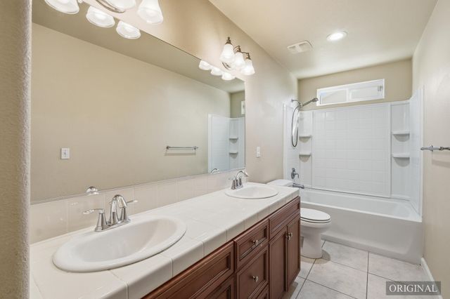 2648 N Vickie Street, Visalia, CA 93291