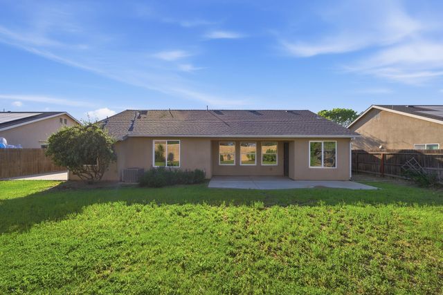 2648 N Vickie Street, Visalia, CA 93291