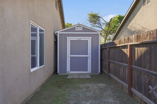 2648 N Vickie Street, Visalia, CA 93291