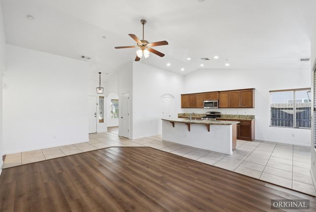 2648 N Vickie Street, Visalia, CA 93291