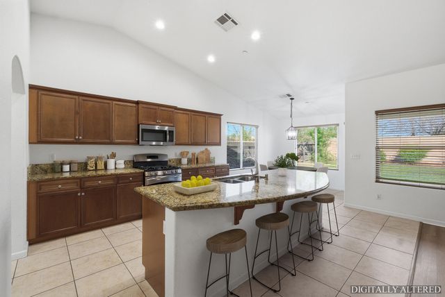 2648 N Vickie Street, Visalia, CA 93291