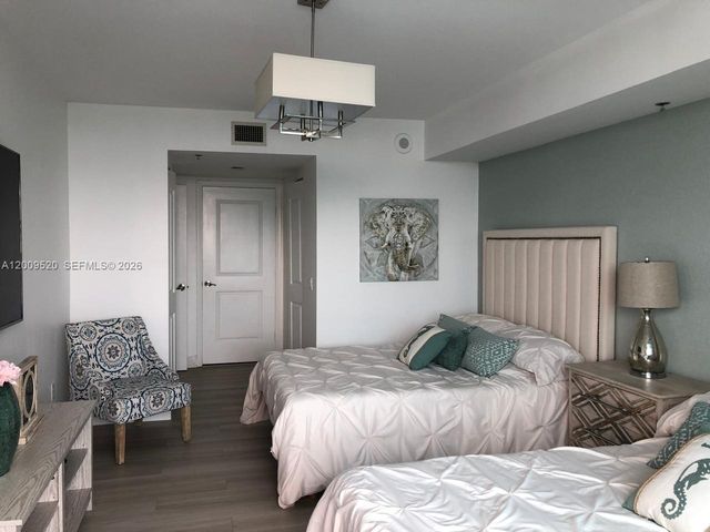 2641 N Flamingo Rd 1202N, Sunrise, FL 33323