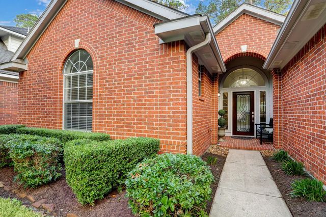 86 N Hollylaurel Circle, The Woodlands, TX 77382